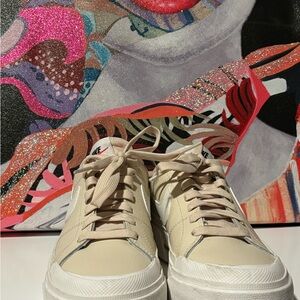 Nike Women's Beige Sneakers